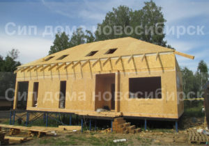 Фото строительства недорогого, каркасного дома из СИП панелей с мансардным этажом по проекту №40, 300 м2 (Новосибирск, Томск, Барнаул, Алтай, Новокузнецк)